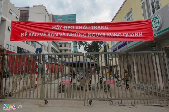 Dân mạng viết thư tay, gửi quà ủng hộ y bác sĩ tại bệnh viện Bạch Mai-2