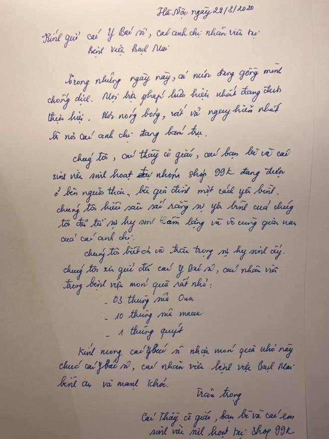 Dân mạng viết thư tay, gửi quà ủng hộ y bác sĩ tại bệnh viện Bạch Mai-3