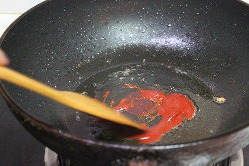 Chỉ cần thêm một nguyên liệu vào tôm sốt chua ngọt, có ngay món ăn hoàn toàn lạ miệng-3