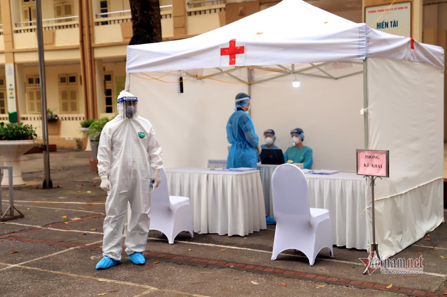 Hà Nội: Vô tình phát hiện 3 mẫu dương tính qua test nhanh Covid-19 ở lều dã chiến-1