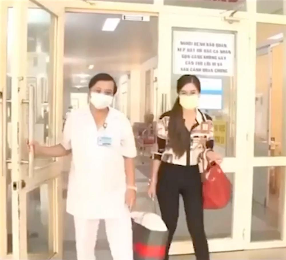 Chất chơi như Tiên Nguyễn: Vừa khỏi Covid-19 là phải trang điểm, xách túi Hermès chuẩn Rich Kid-3