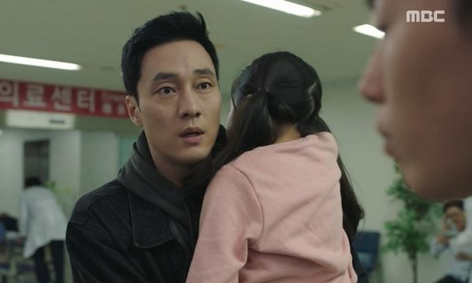 Sau hai năm ra mắt, phim truyền hình Hàn Quốc My Secret Terrious do So Ji Sub đóng chính gần đây gây chú ý trở lại, vì nhắc đến một loại virus thuộc chủng corona đột biến, tấn công vào phổi, ủ bệnh từ hai tới 14 ngày, có thể giết chết 90% người nhiễm và không có vaccine điều trị. Một tổ chức điệp viên trong phim cố gắng ngăn chặn âm mưu phát tán virus này tại phòng thể dục của một trường học. Các điệp viên hướng dẫn các em nhỏ rửa tay sạch và giữ vệ sinh để phòng bệnh.