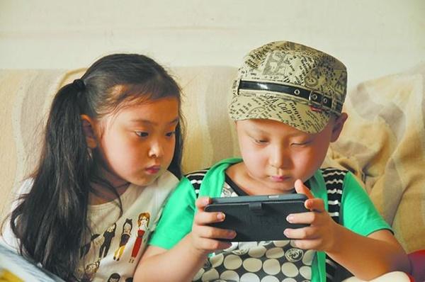 Sao nhí Trung Quốc vất vả nuôi sống cả gia đình-11