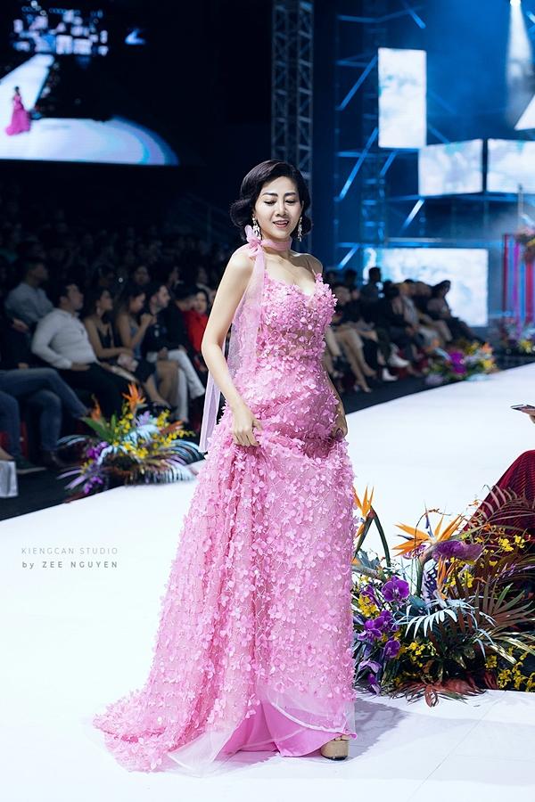 Đấu giá chiếc váy Mai Phương từng trình diễn gây quỹ hỗ trợ bé Lavie-2