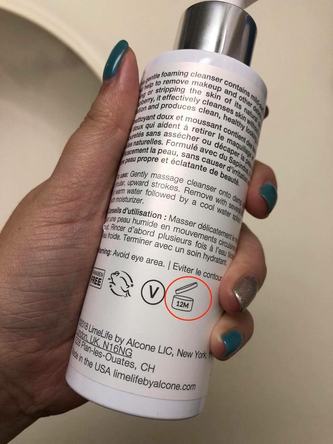 Cô gái bị xanh da vì sử dụng mỹ phẩm hết hạn-4