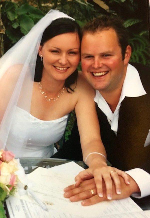 Từng làm phù dâu cho bạn thân, đến lượt cô gái kết hôn danh tính chú rể lại gây sốc-2