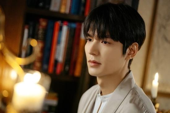 Đoàn làm phim 'Quân vương bất diệt' có Lee Min Ho đóng bị tố gian dối