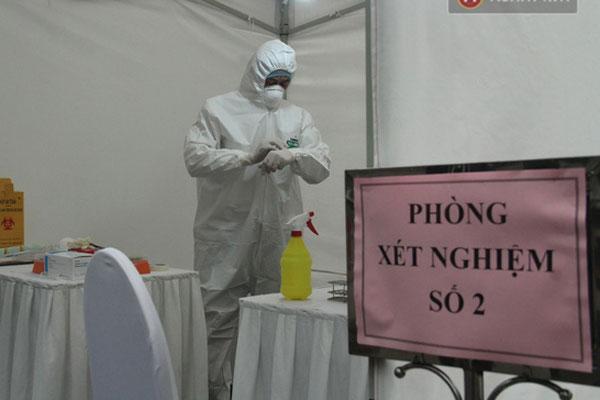 3 mẫu bệnh phẩm nghi nhiễm Covid-19 qua test nhanh ở Hà Nội cho kết quả âm tính-1