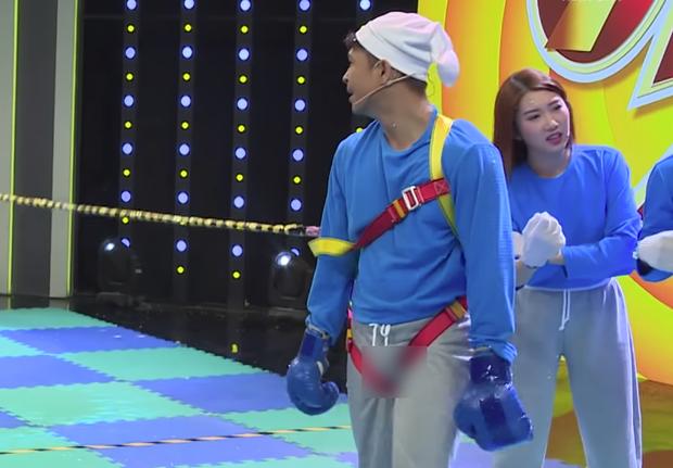 Thủ phạm gây ra những khoảnh khắc lộ hàng của Trương Thế Vinh và loạt sao nam trên truyền hình-5