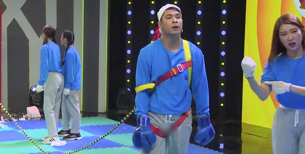 Thủ phạm gây ra những khoảnh khắc lộ hàng của Trương Thế Vinh và loạt sao nam trên truyền hình-6