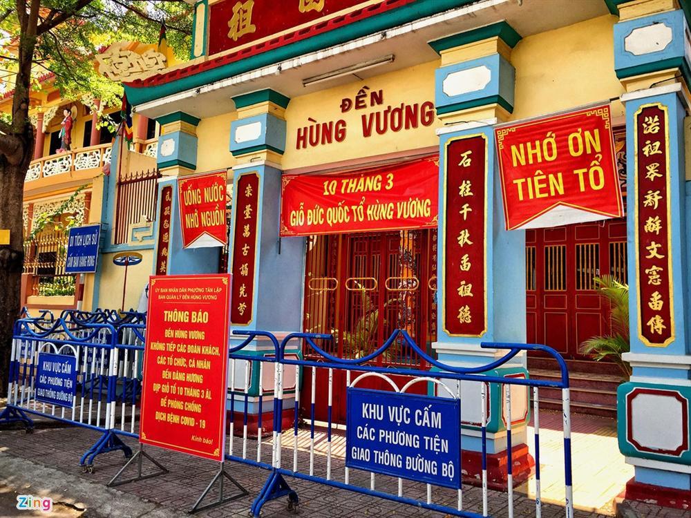 Bãi biển Nha Trang vắng bóng người sau khi được chăng dây, chặn lối-13