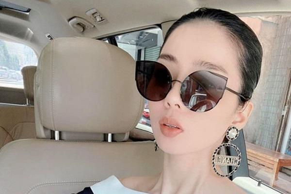 Ở nhà tránh dịch, Lệ Quyên áp dụng nguyên tắc 4 không để giữ gìn nhan sắc trẻ đẹp-9