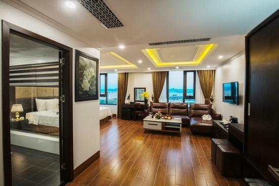 Du khách chia sẻ cuộc sống cách ly tại khách sạn 5 sao