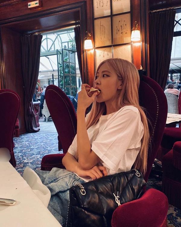 Ai cũng cần lắm 1 người bạn như Lisa: Làm phó nháy xuất sắc cho các chị em, fan vào copy cũng ra khối kiểu hay ho-3