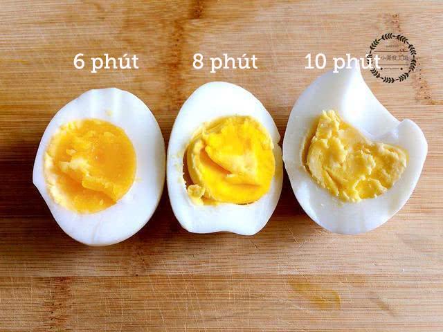 Luộc trứng đừng chỉ đun với nước, thêm một nguyên liệu vỏ trứng mềm và dễ bóc-3