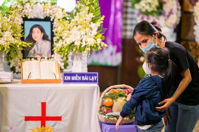 ‘Nghệ sĩ muốn lập quỹ giúp đỡ bé Lavie sau khi Mai Phương qua đời’-1