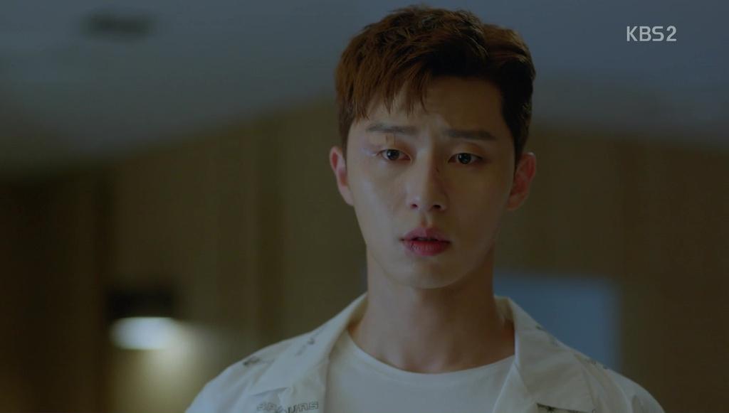 Go Dong Man trong Fight for My Way: Giữa hàng loạt series lãng mạn, Fight for My Way được ví như sự đột phá trong cách dẫn dắt câu chuyện tình cảm bắt đầu từ “friendzone” của bộ đôi Ae Ra (Kim Ji Won) - Dong Man (Park Seo Joon). Dù mỗi người đều có hoàn cảnh riêng, điểm chung giữa họ là cuộc đời đen đủi và những tình huống trớ trêu xảy ra trong mối quan hệ của cả hai.