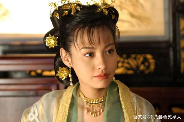 Phiên bản nâng cấp của Angela Baby: Lấy chồng kém sắc, gương mặt thẩm mỹ khác lạ ở tuổi 40-3