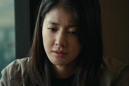 Phát hiện chiếc vòng ngọc giấu trong ngăn tủ khóa kín của chồng, tôi đập vỡ tan nát rồi hối hận khi biết sự thật