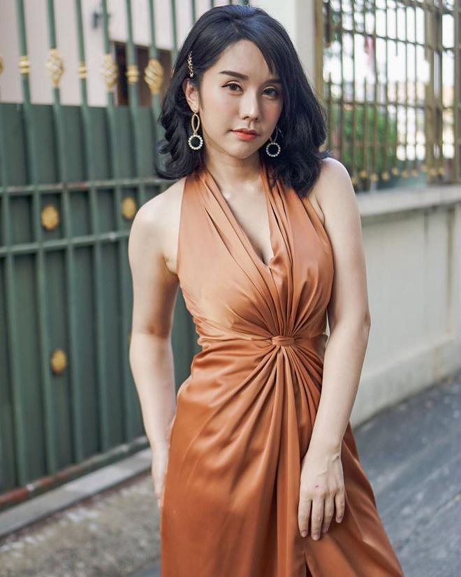 Hotgirl đồ ăn vặt nổi tiếng một thời lộ mặt cứng đờ vì phẫu thuật-5