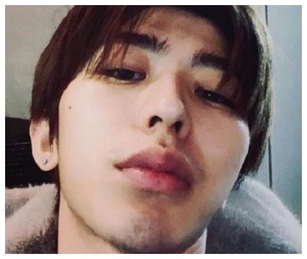 Khi các sao Hoa ngữ tự dìm hàng chính mình với loạt ảnh tự sướng khó đỡ-9