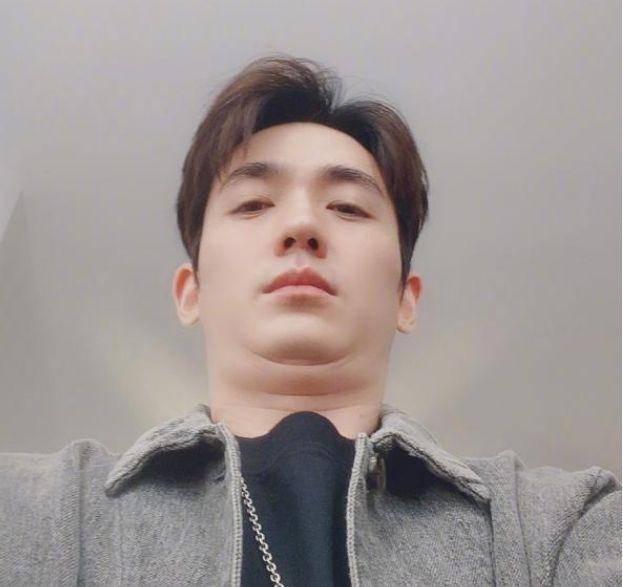 Khi các sao Hoa ngữ tự dìm hàng chính mình với loạt ảnh tự sướng khó đỡ-11