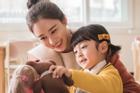 Mẹ sao nhí đóng phim của Kim Tae Hee: ‘Con tôi bị chỉ trích quá nhiều’