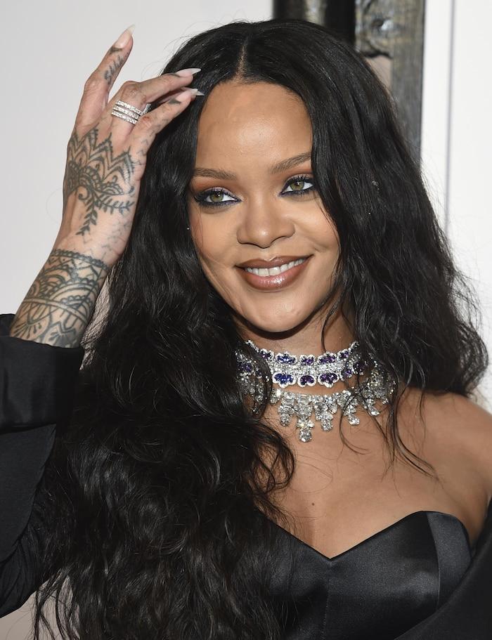 Rihanna: Tôi đang nỗ lực để hoàn thành album R9-4