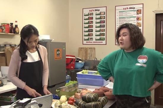 Về ra mắt được mẹ người yêu khen khéo nhưng em chồng lại chê 'bọn nhà quê mới hay ăn kiểu đấy'