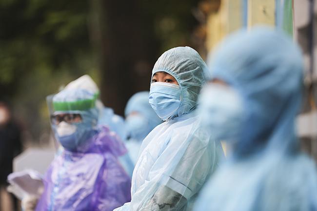 Test nhanh tại Hà Nội, phát hiện 3 ca nghi nhiễm Covid-19 ngày 2/4-8