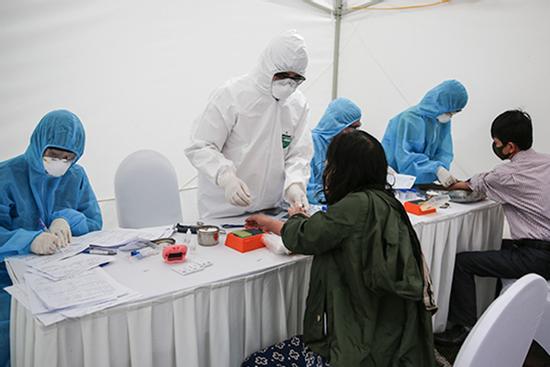 Test nhanh tại Hà Nội, phát hiện 3 ca nghi nhiễm Covid-19 ngày 2/4