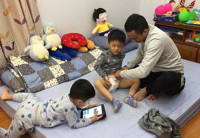 Ông xã khoe ảnh cả gia đình vô tình để lộ mối quan hệ giữa MC Hoàng Linh với con riêng của chồng-2