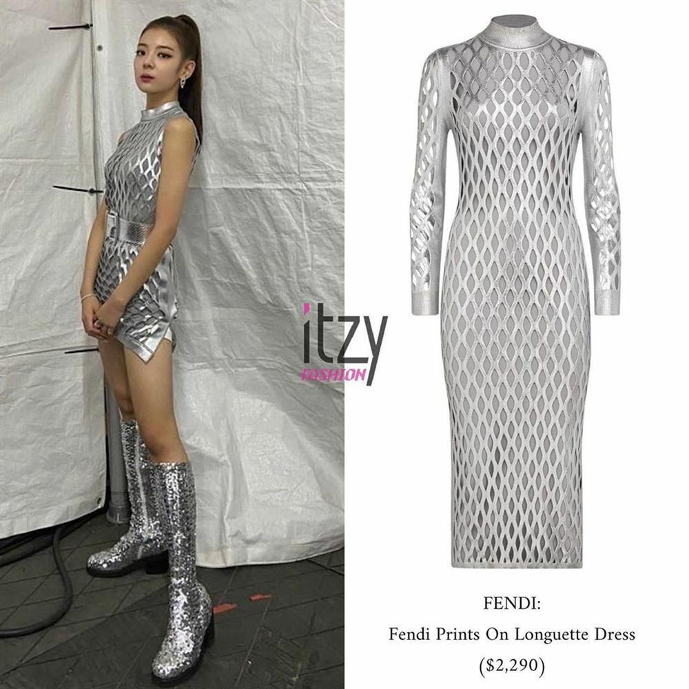 Stylist ITZY gây bức xúc khi cắt quần lót cho Ryu Jin mặc-6