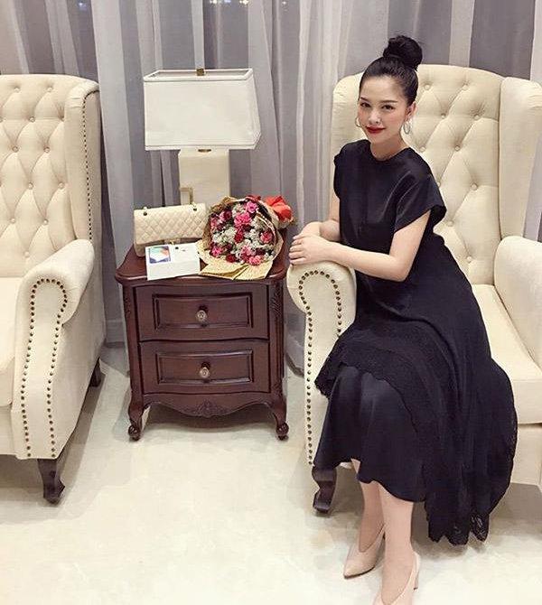 Hotgirl Sài Gòn sinh 2 con vẫn đẹp như gái 18, anh trai Bảo Thy mê mẩn đòi đẻ thêm-5