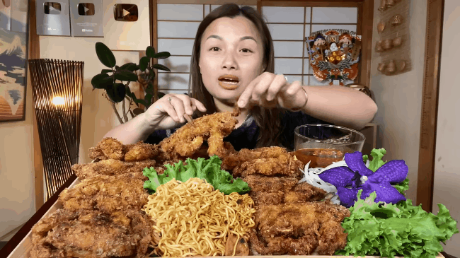 Vlogger Quỳnh Trần JP bị chỉ trích khi bé Sa sốt co giật mà mẹ vẫn làm vlog ăn uống giữa đại dịch Covid-19-1