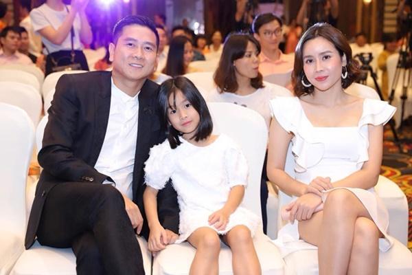 Con gái 9 tuổi của Lưu Hương Giang - Hồ Hoài Anh hát tiếng Anh hay xuất sắc-1