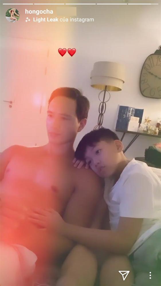 Hồ Ngọc Hà khoe khoảnh khắc cực tình cảm của Kim Lý và Subeo, nhìn chẳng khác nào cha con-1