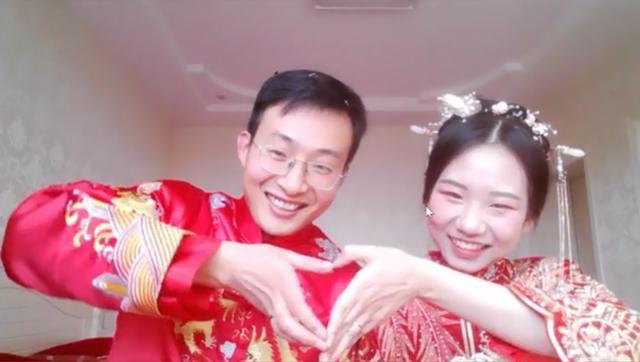 Hôn lễ online mùa dịch bất ngờ nổi tiếng với hơn 3 triệu lượt xem-2