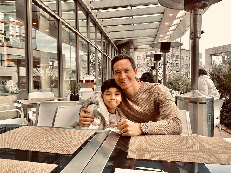 Hồ Ngọc Hà khoe khoảnh khắc cực tình cảm của Kim Lý và Subeo, nhìn chẳng khác nào cha con-6