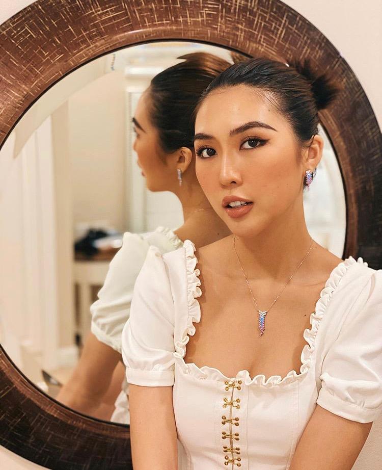 Mỹ nhân Việt ở nhà tránh dịch: Người khoe mặt mộc, kẻ make up lộng lẫy như đi tiệc-7