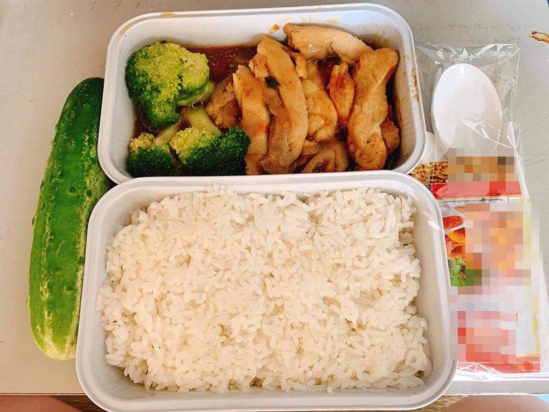 Cận cảnh cơm cách li: Đảm bảo dinh dưỡng, đẹp mắt lại đáng yêu hết sẩy-5