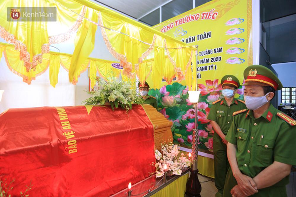 Nghẹn lòng lễ tang của 2 chiến sỹ công an hi sinh trong lúc truy bắt nhóm đua xe cướp giật: Đồng đội ơi!-6