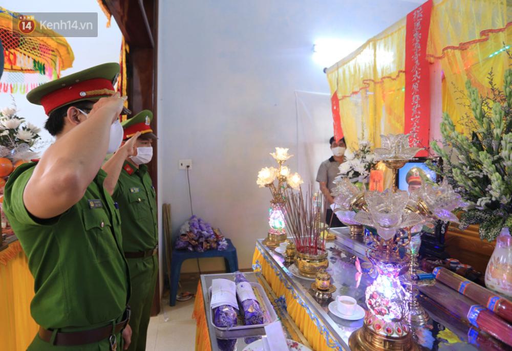 Nghẹn lòng lễ tang của 2 chiến sỹ công an hi sinh trong lúc truy bắt nhóm đua xe cướp giật: Đồng đội ơi!-8