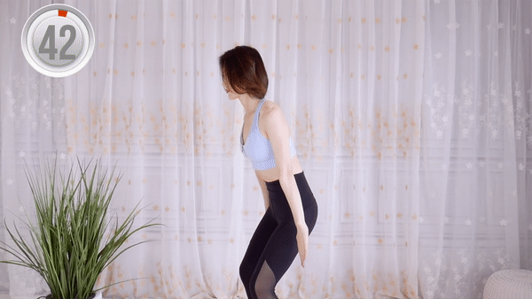 Minh Hằng khoe body mảnh mai nhưng lộ một thứ to đùng cần sửa-11