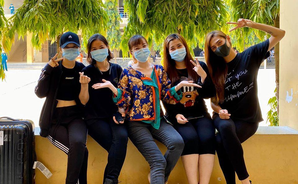 Võ Hoàng Yến chính thức rời khu cách ly, làm clip đánh giá và loại drama hệt cuộc thi Next Top-9