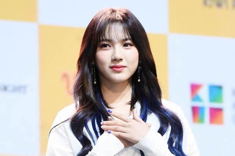 SoSo sẽ không tham gia vào việc quảng bá album mới của nhóm GWSN do bị chấn thương mắt cá chân. Công ty cho biết cô sẽ tập trung vào điều trị và nghỉ ngơi.