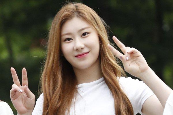 8 visual Kpop được ví Nữ thần sắc đẹp Freya tái sinh-16