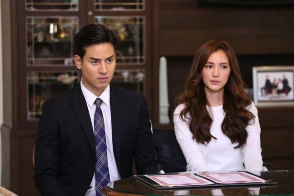 Lạ đời, chồng bỏ đi theo kẻ thứ 3 thua kém vợ đủ thứ, một năm sau ly hôn cô mới có lời giải đáp rồi cười thanh thản-2