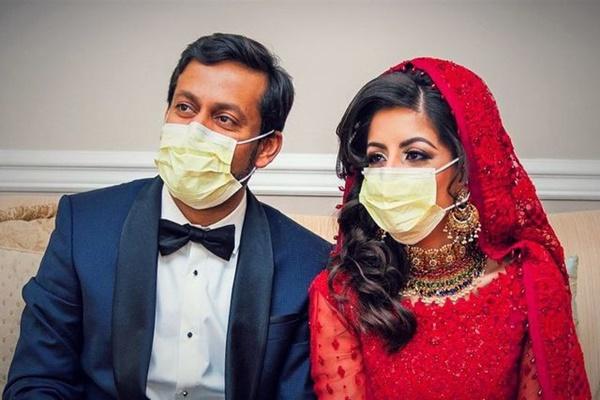 Vừa kết hôn, hai bác sĩ ở New York phải từ biệt để tham gia chống dịch-1