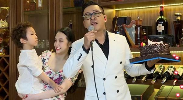 Tuấn Hưng kỷ niệm 6 năm ngày cưới-1